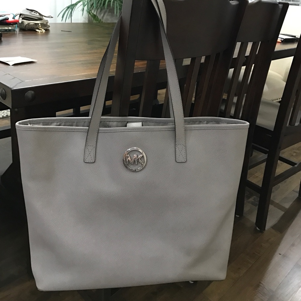 Michael Kors safiono leather pearl grey tote